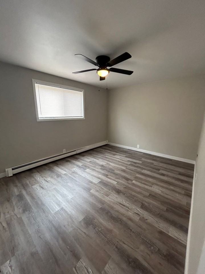 4338 North Chestnut Street #3 - Photo 7 of 25