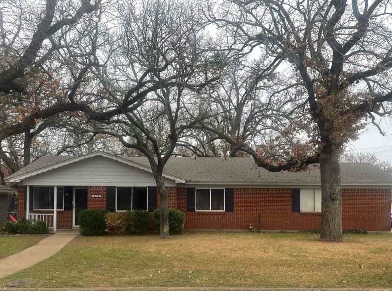 1702 Lanice Ave - Photo 2 of 2