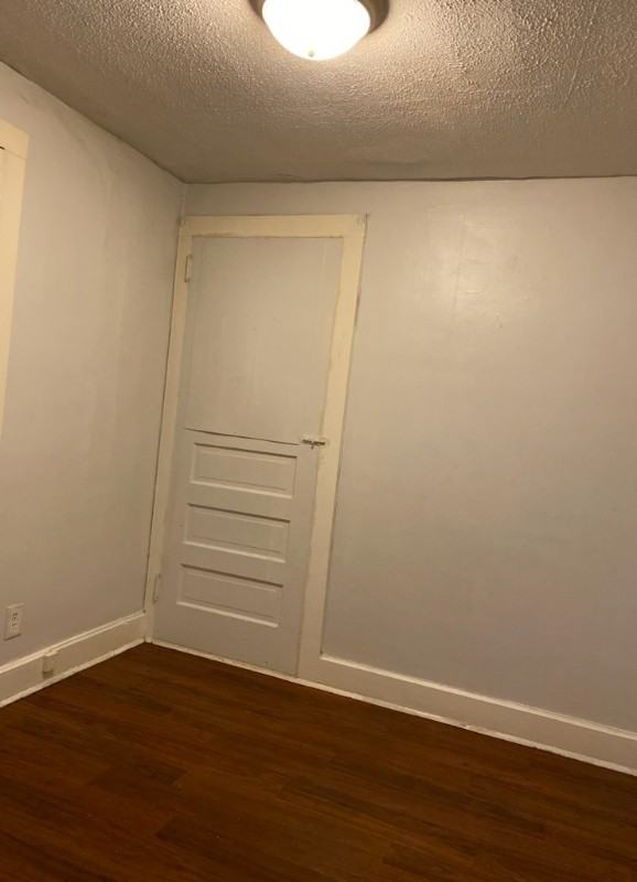 709 W Chestnut St - Photo 2 of 6