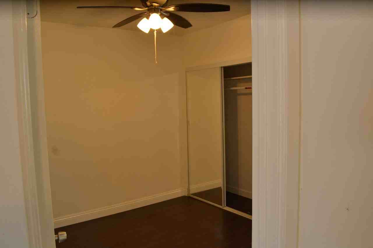 1190 N Kingsley Dr - Photo 7 of 10