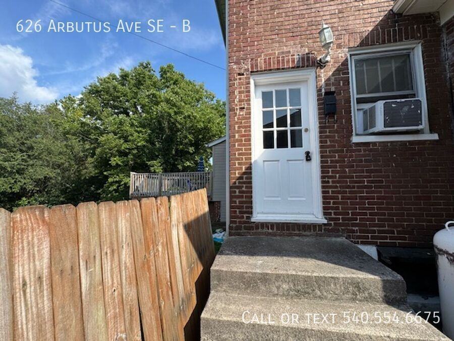 626 Arbutus Ave Se #B - Photo 2 of 10