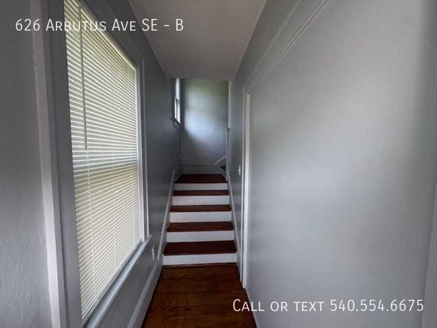 626 Arbutus Ave Se #B - Photo 3 of 10