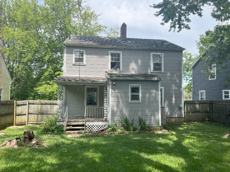 219 W Circle Ave - Photo 3 of 16