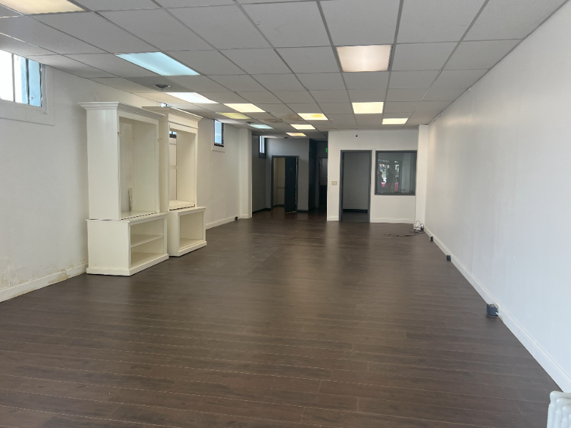 251 E Court St - Photo 3 of 11