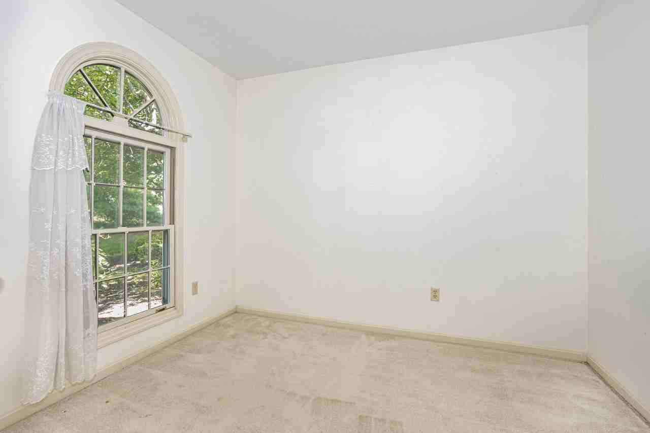 224 Crescent Dr - Photo 3 of 50