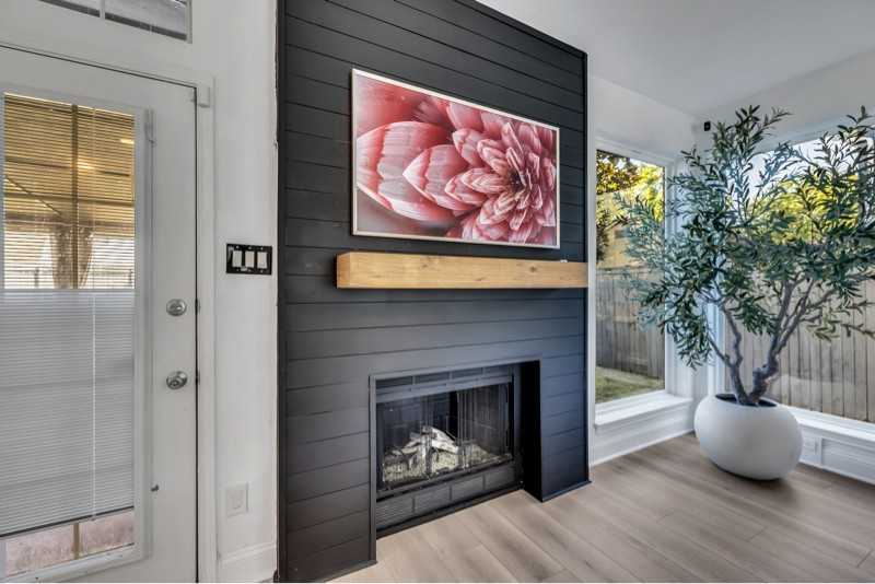 409 Baldwin St - Photo 7 of 39