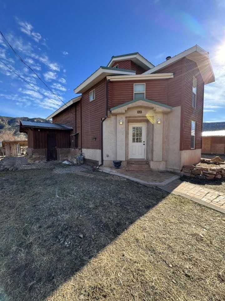 63 S 300 E - Photo 2 of 28