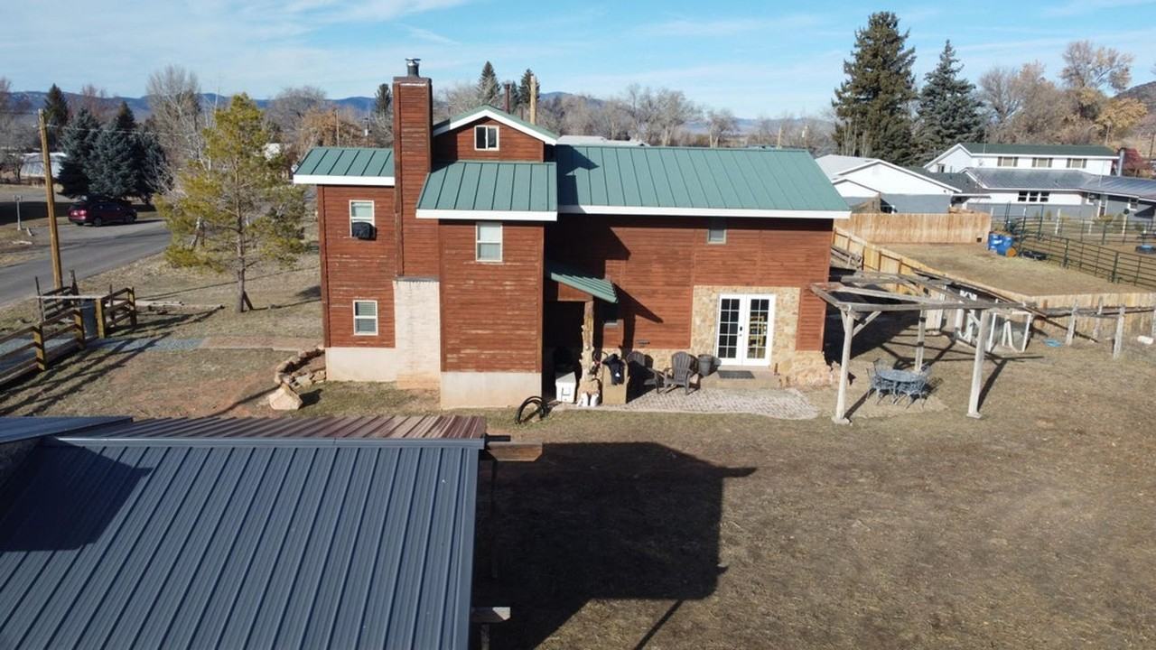 63 S 300 E - Photo 3 of 28