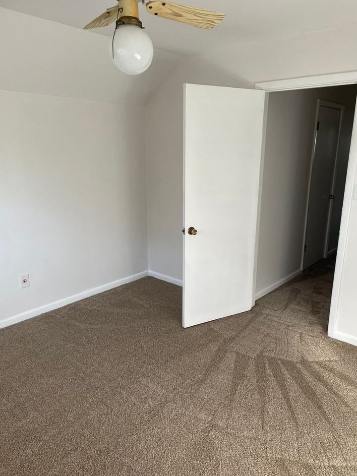 733 Bradford Drive - Photo 4 of 15