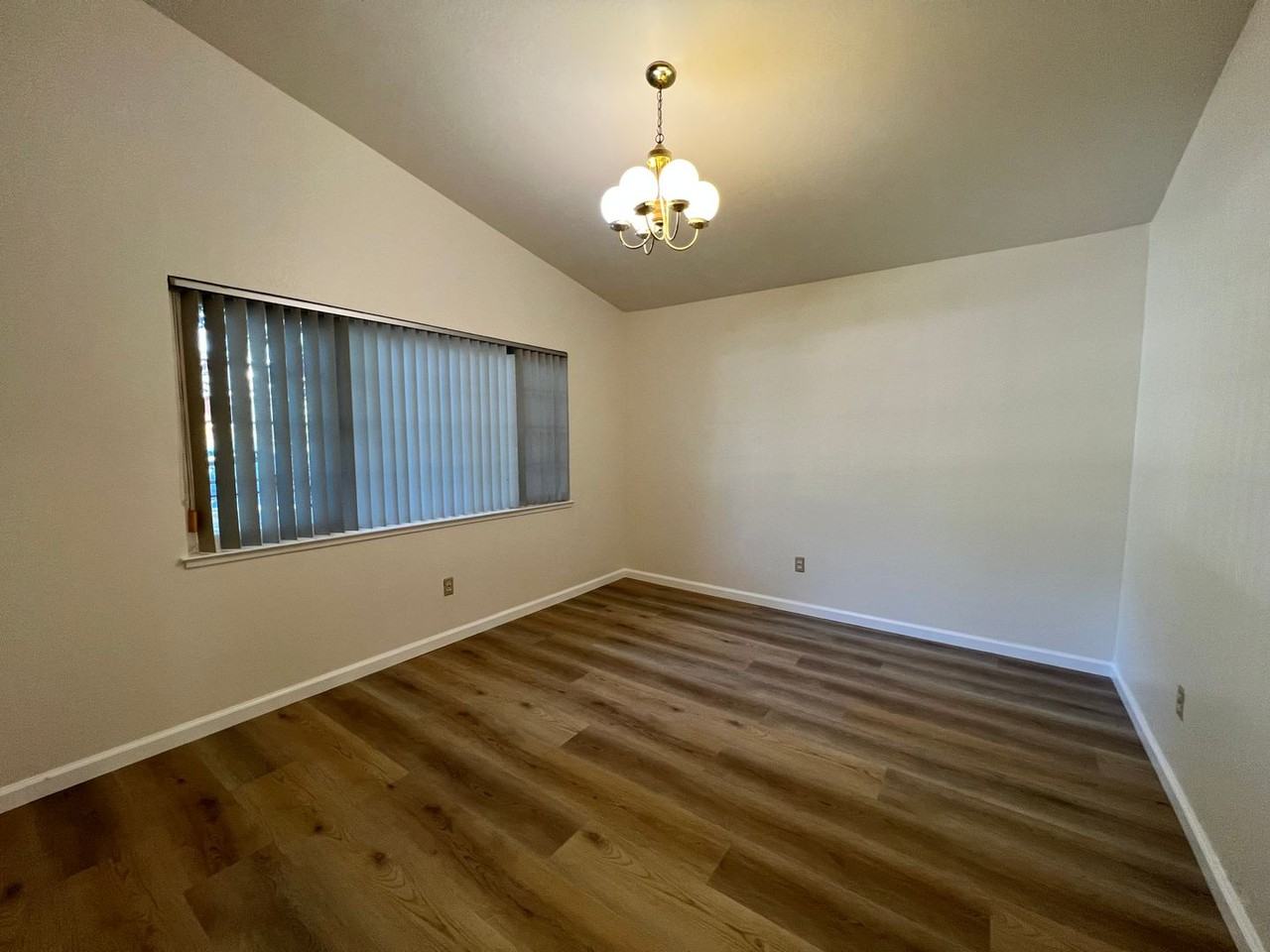 726 Homer Ave - Photo 2 of 32