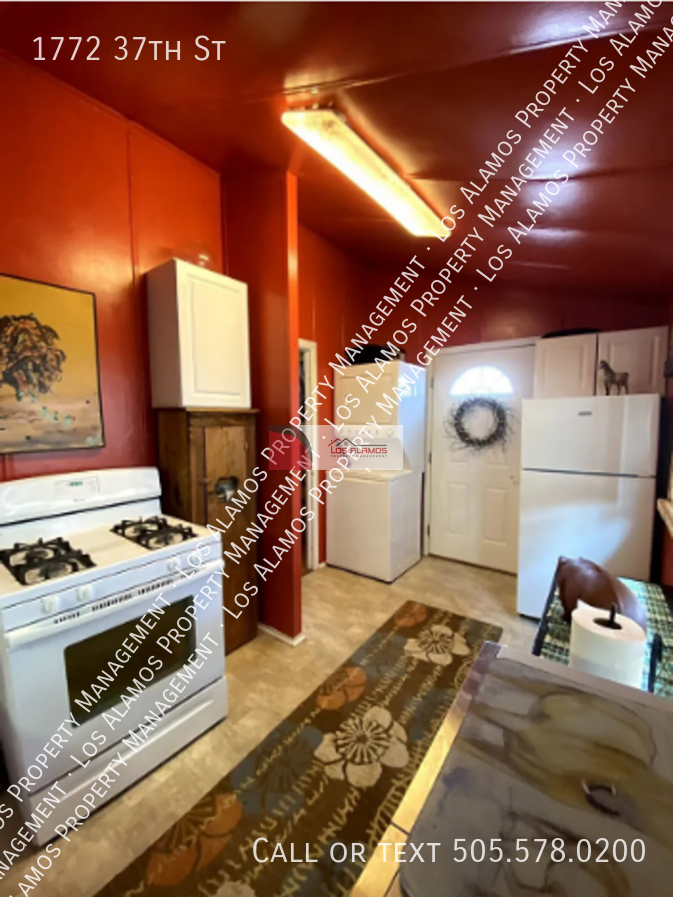 1772 37th St - Photo 2 of 16