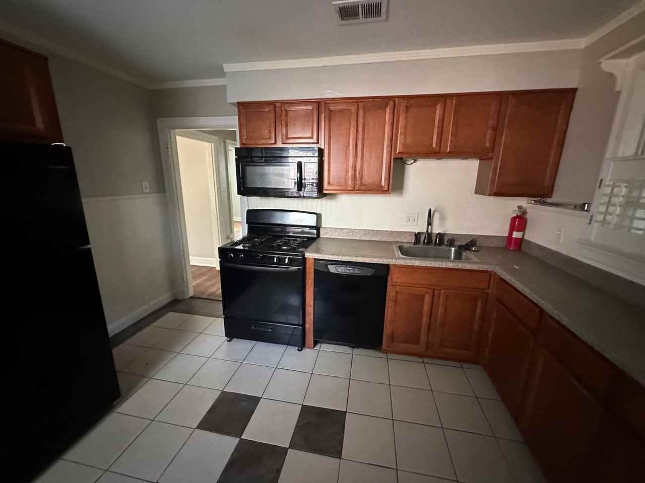 3763 Marion Ave - Photo 3 of 11