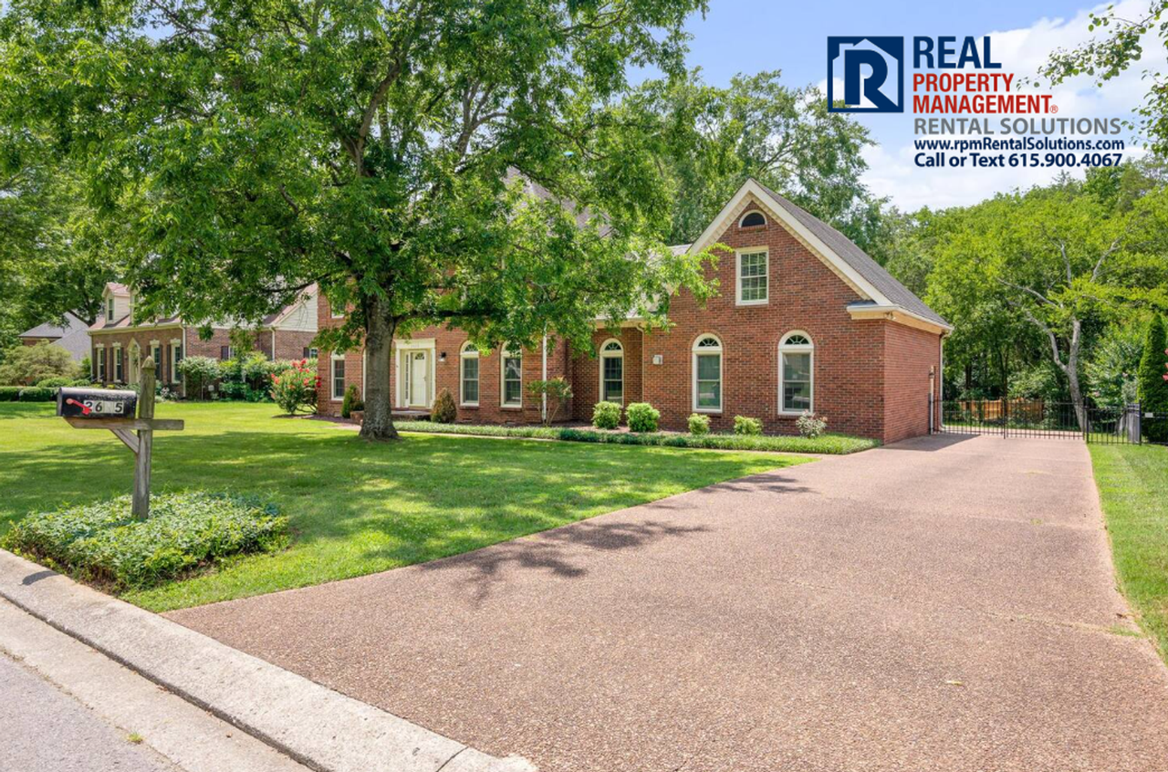 2615 Charter Court - Photo 3 of 31