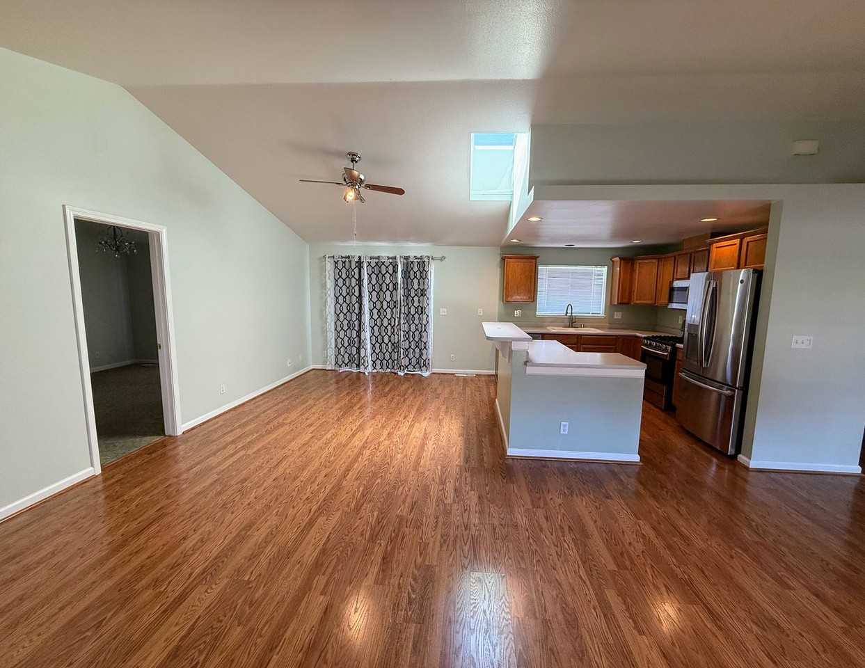 1413 Edlesborough Cir - Photo 3 of 20