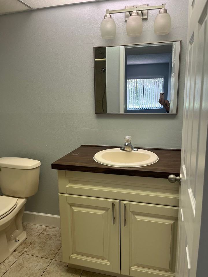 3300 Fox Chase Cir N #213 - Photo 6 of 17