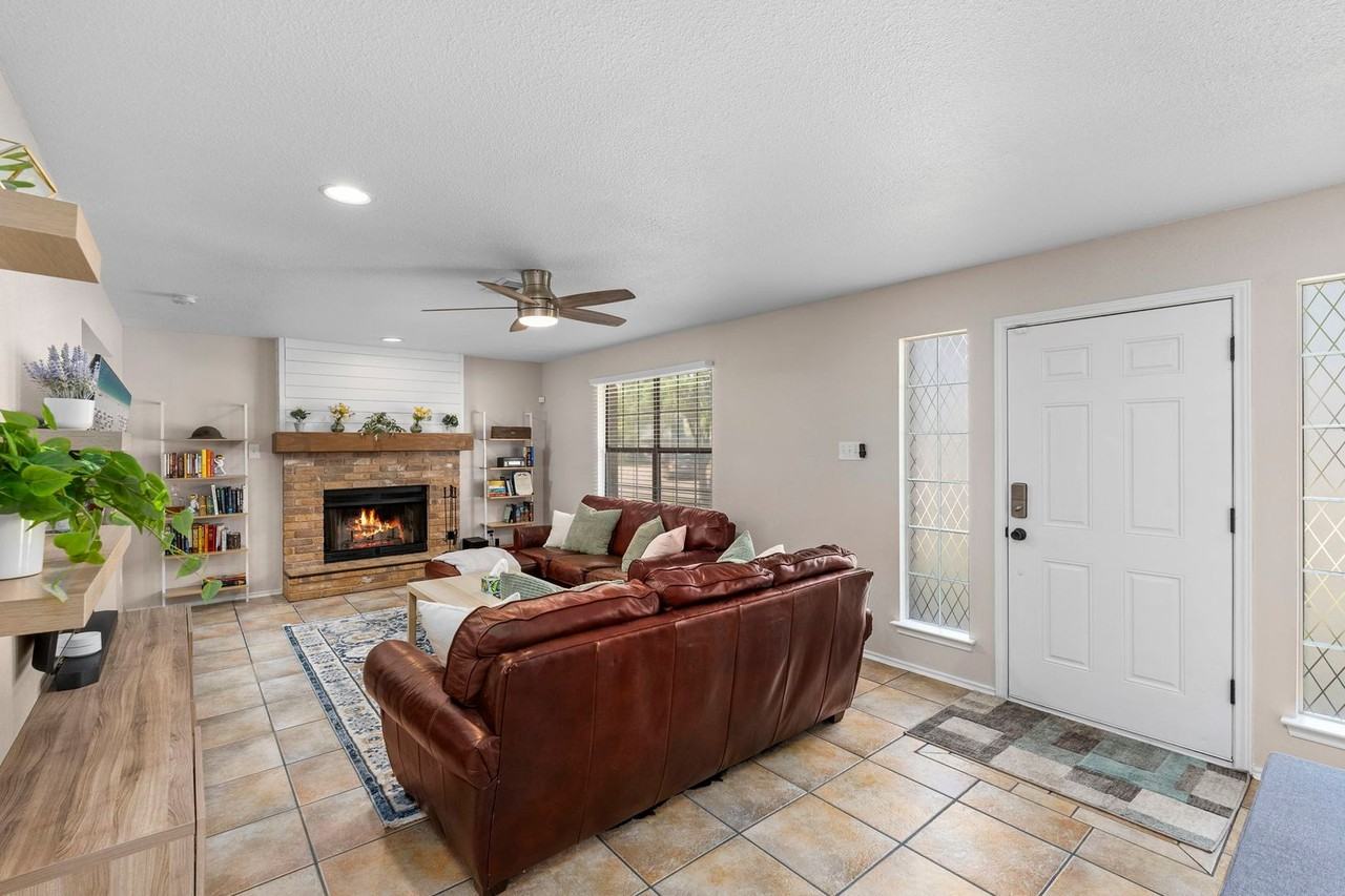7306 Park West Dr - Photo 4 of 32
