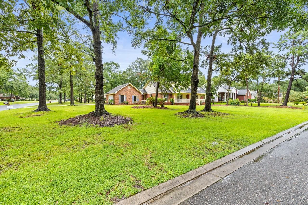 390 Steele Wood Dr - Photo 3 of 39