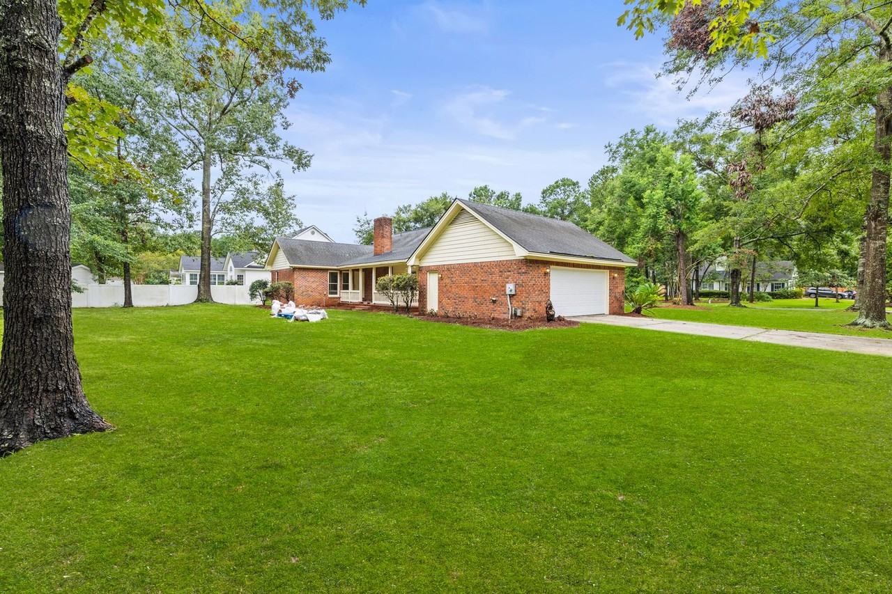 390 Steele Wood Dr - Photo 4 of 39