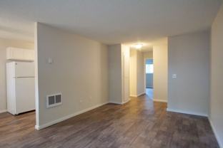 1523 Se Stark St - Photo 1 of 1