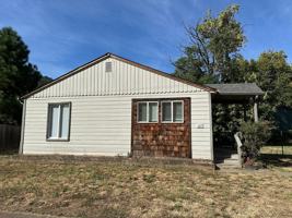 featured image of 165 Ne Oak St