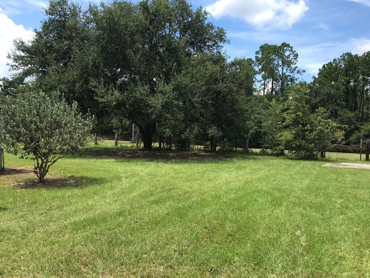 228 Dallas Cir - Photo 2 of 12