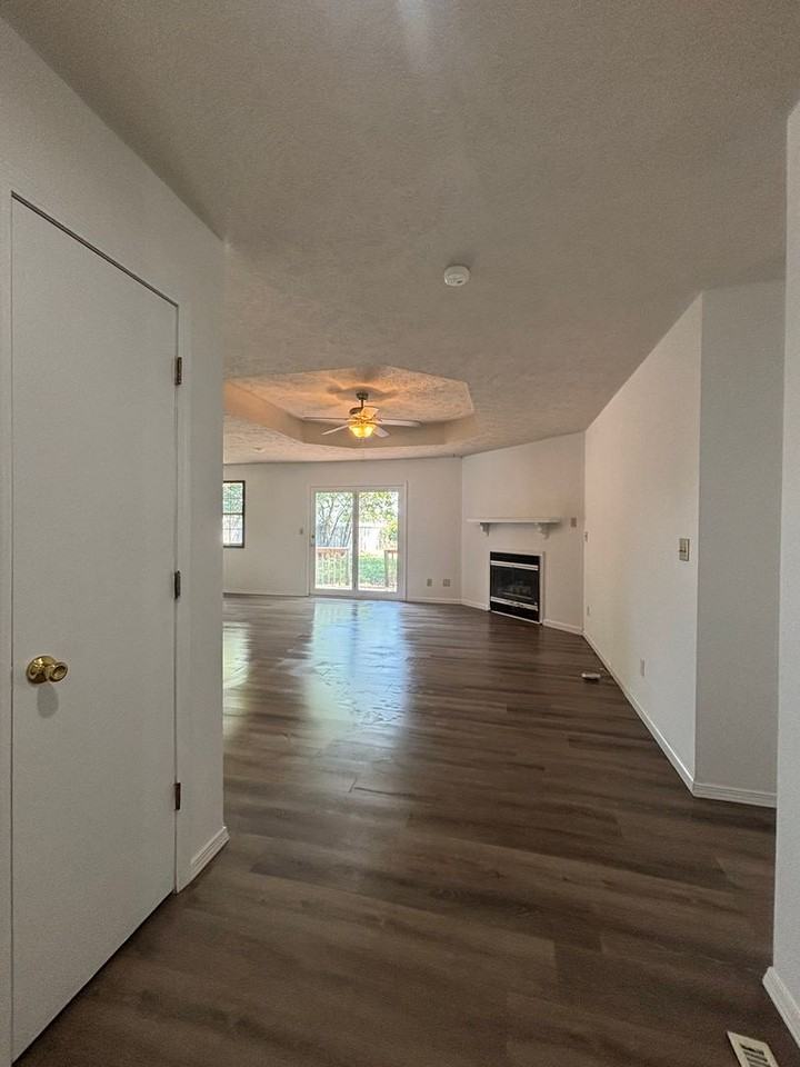 3120 S Manley Ave - Photo 2 of 18