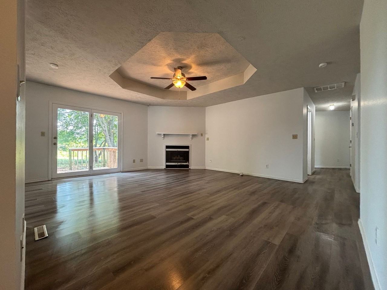 3120 S Manley Ave - Photo 3 of 18