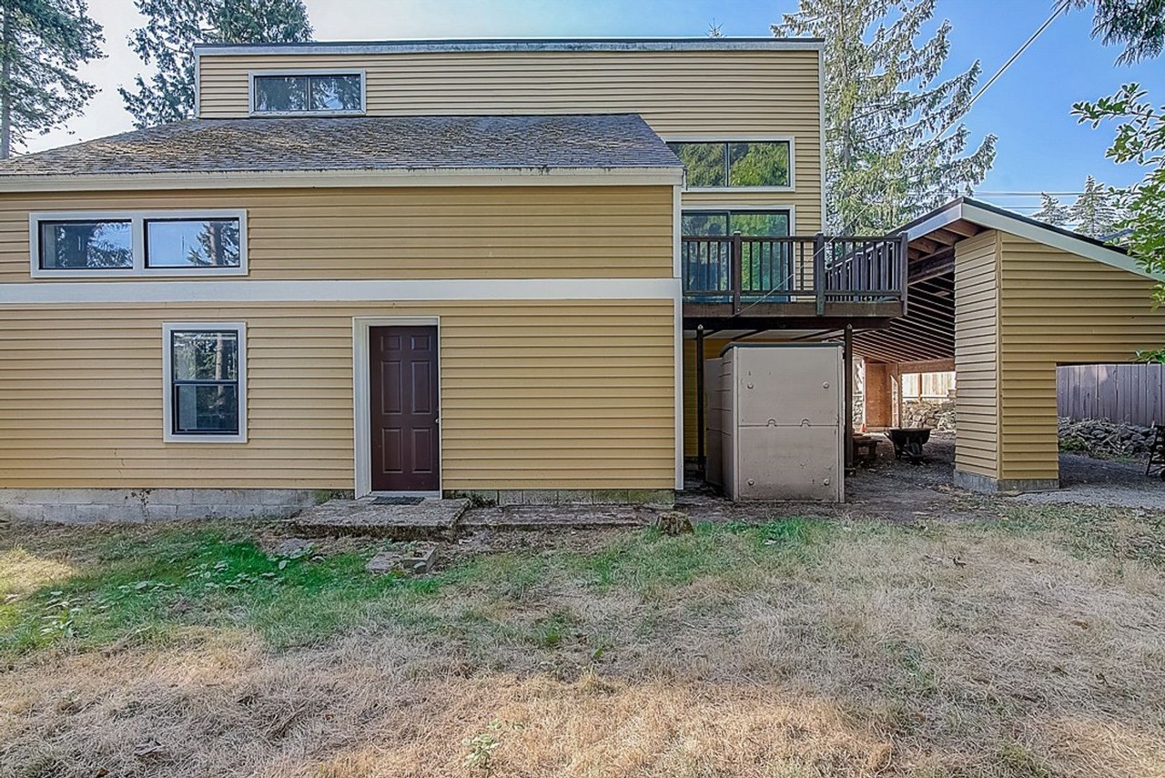 2342 Ne 145th St - Photo 5 of 37