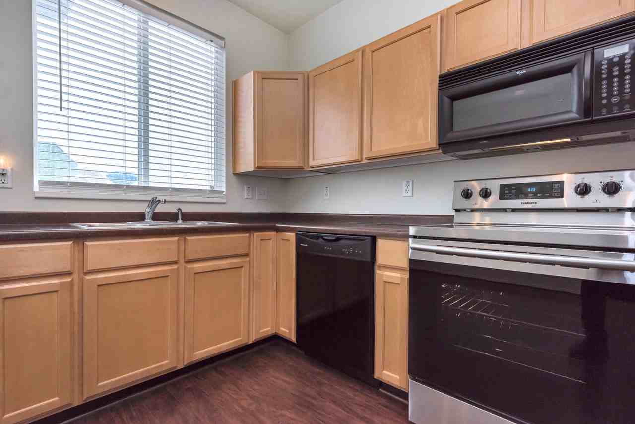 1105 W Haworth Dr - Photo 5 of 16