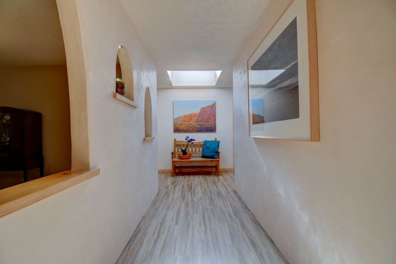 3112 Camino De La Sierra Ne - Photo 3 of 27