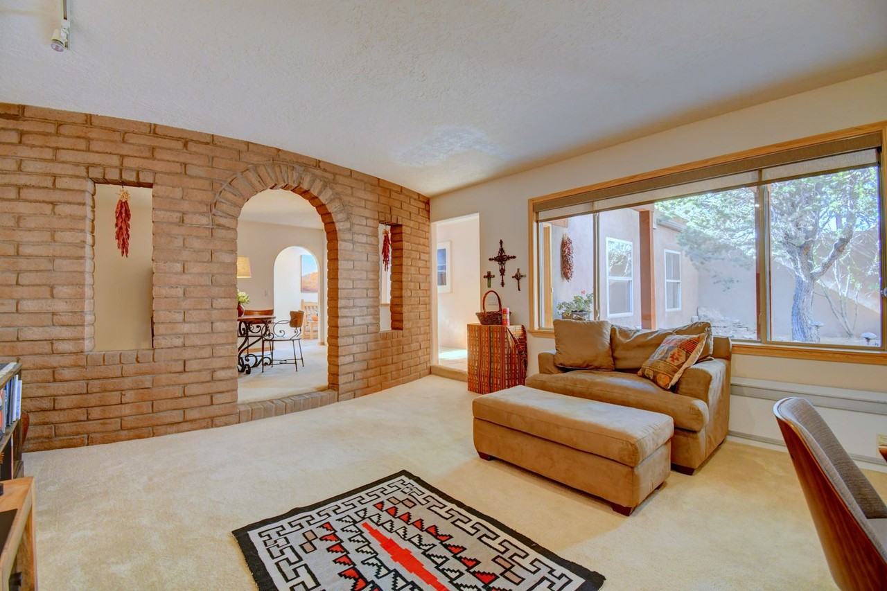 3112 Camino De La Sierra Ne - Photo 5 of 27