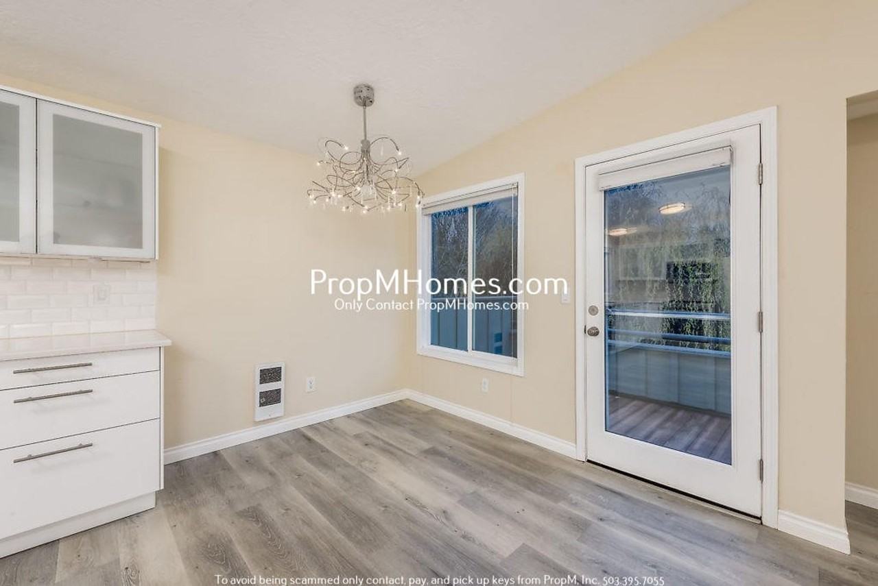 7018 Montauk Cir - Photo 7 of 16