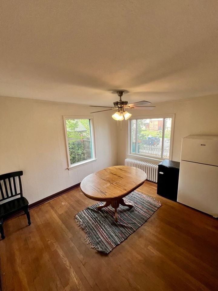 209 2nd Ave - Photo 6 of 46