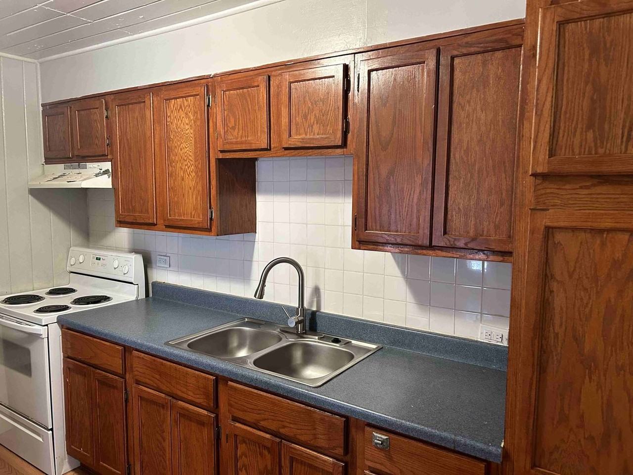 408 1/2 W Avenue F - Photo 3 of 11