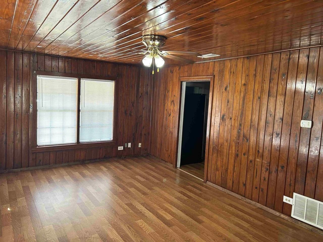 408 1/2 W Avenue F - Photo 5 of 11