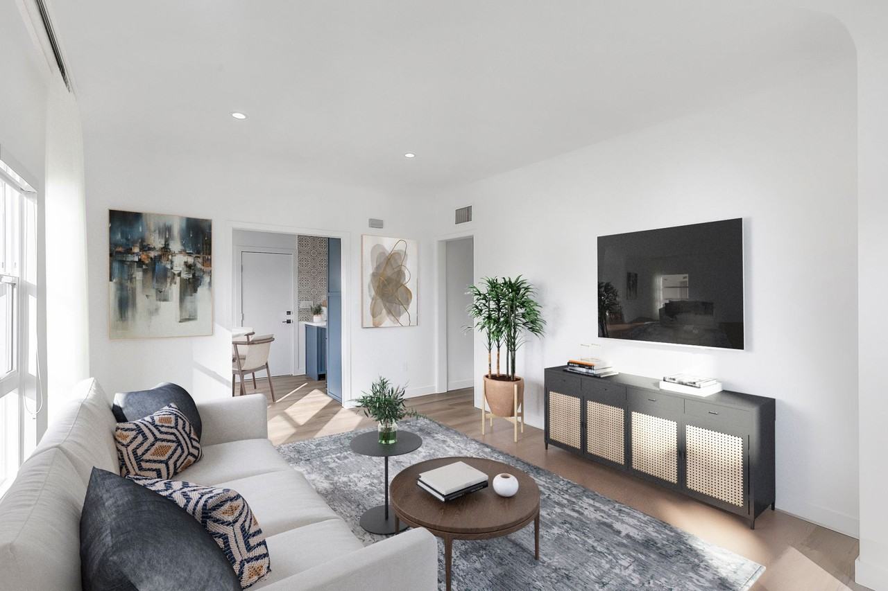1174 N Madison Ave beautifully remodeled oasis - Photo 3 of 14