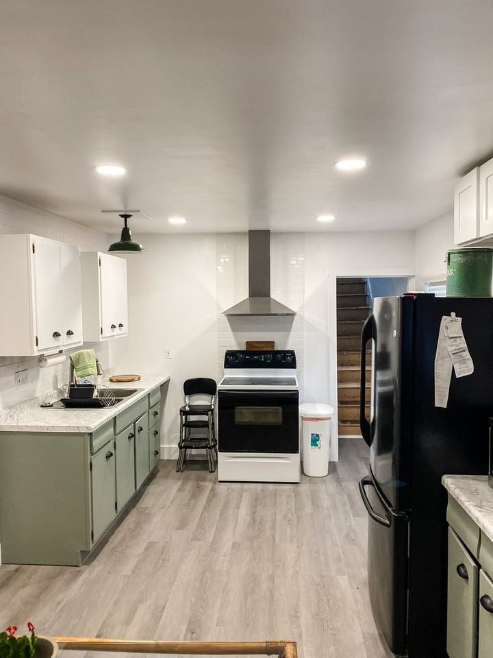 215 Center St - Photo 2 of 17