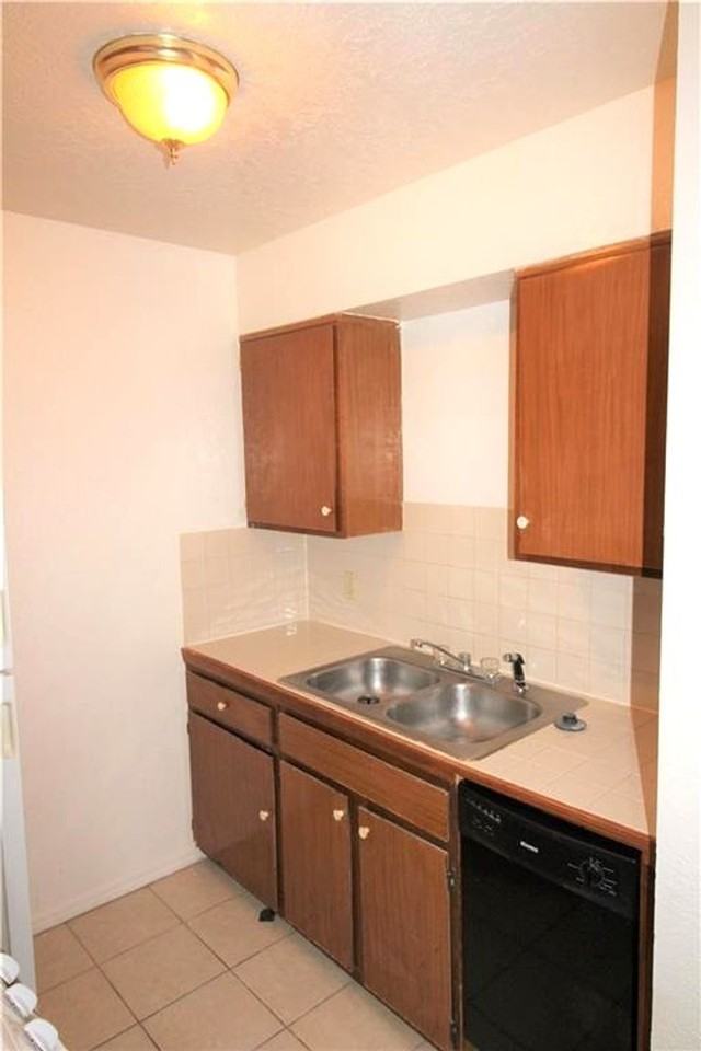 901 Condos - Photo 3 of 8