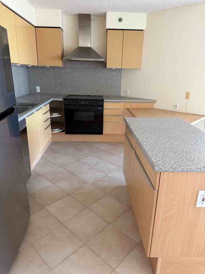 801 South King Street #3406 - Photo 4 of 11