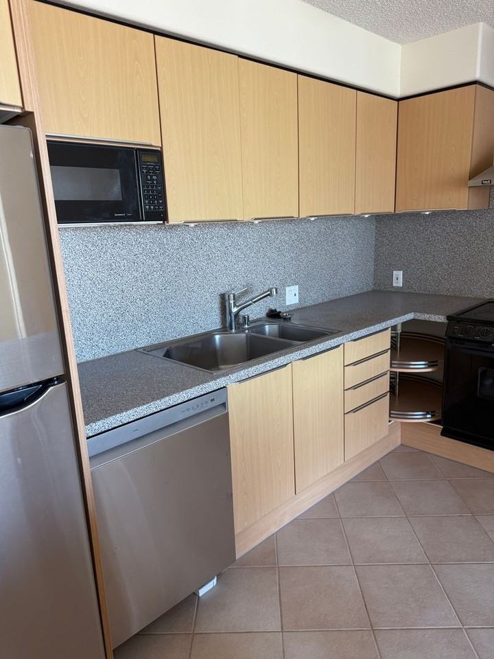 801 South King Street #3406 - Photo 6 of 11