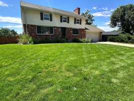 featured image of 820 W 6th Ave