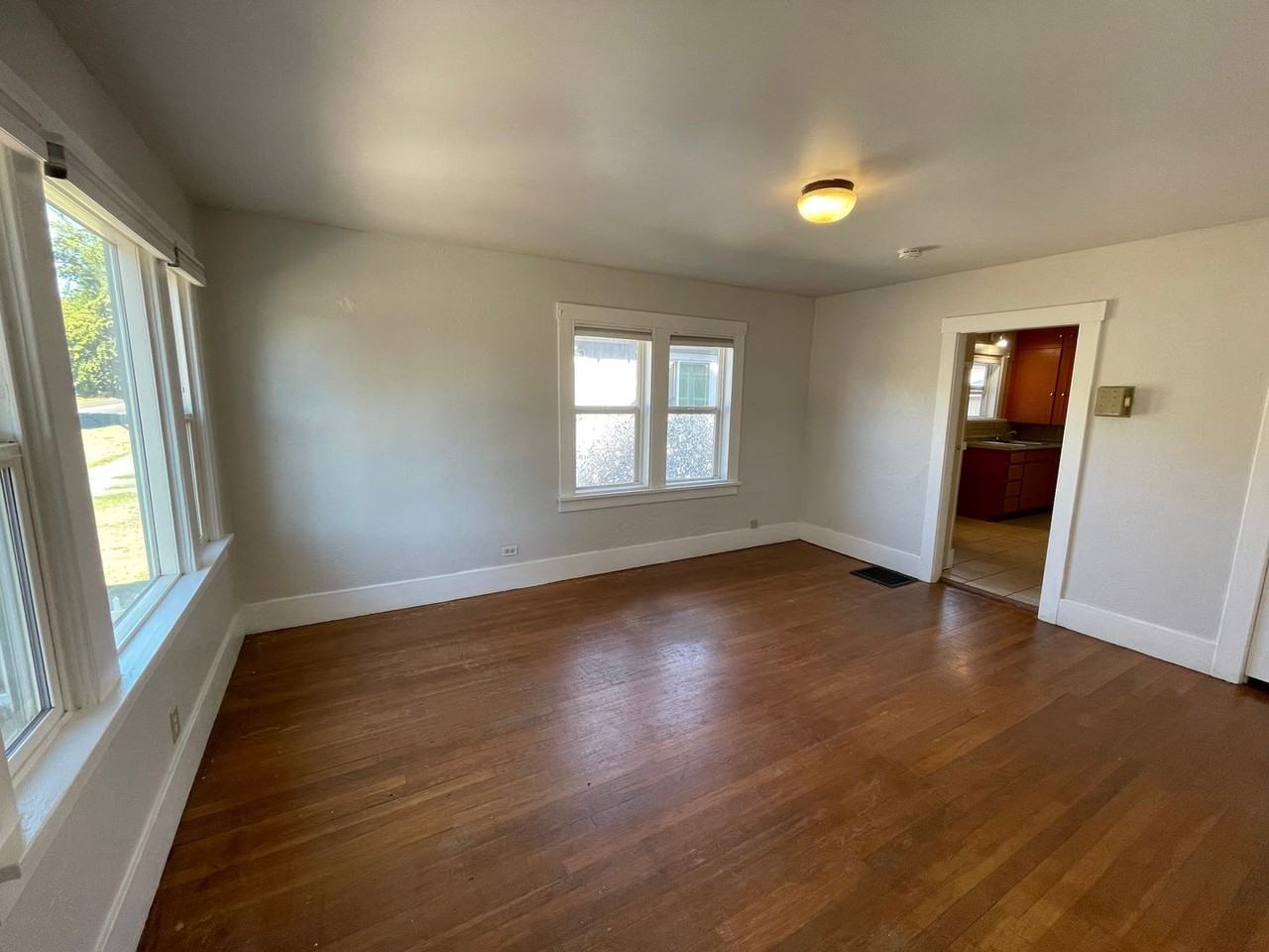 311 N 9th St #A - Photo 2 of 13