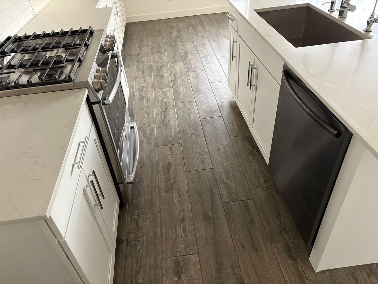 17149 N 10th St - Photo 3 of 37