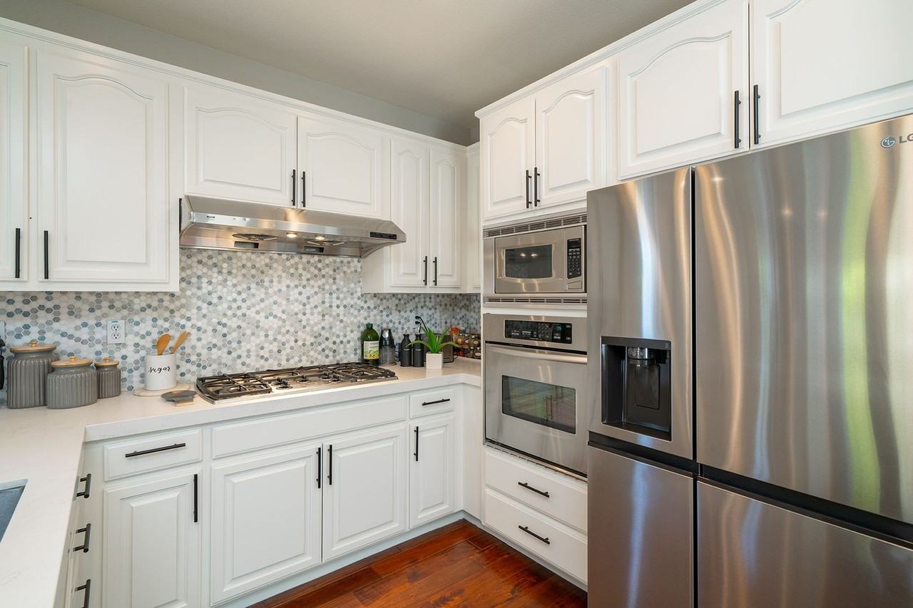 122 Center Ct - Photo 6 of 28