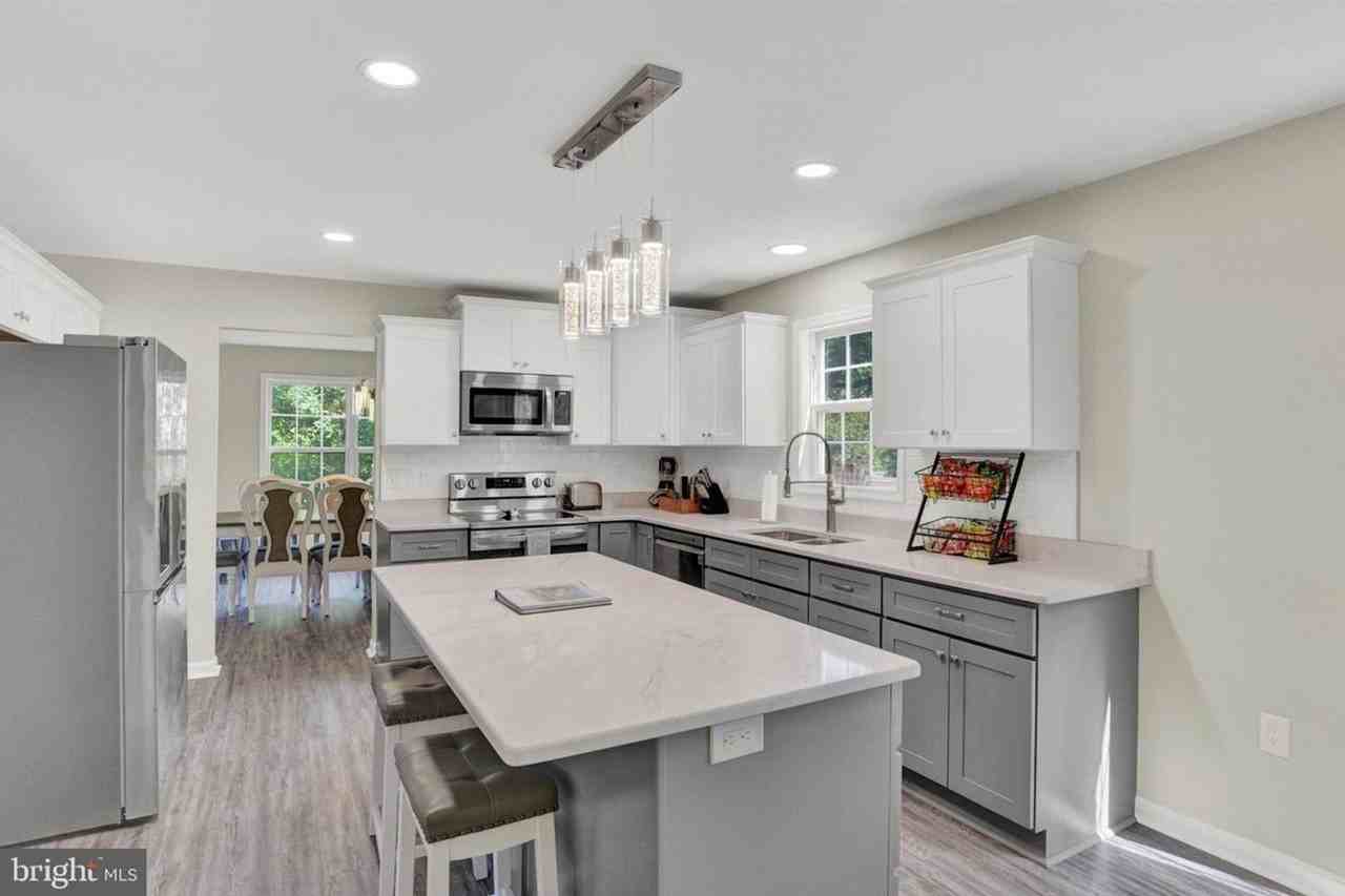 100 Bramblewood Ln - Photo 2 of 42