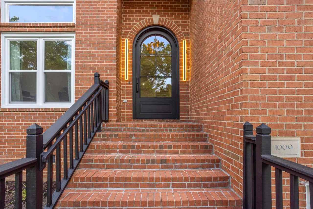 1009 Elmshade Ln - Photo 3 of 41