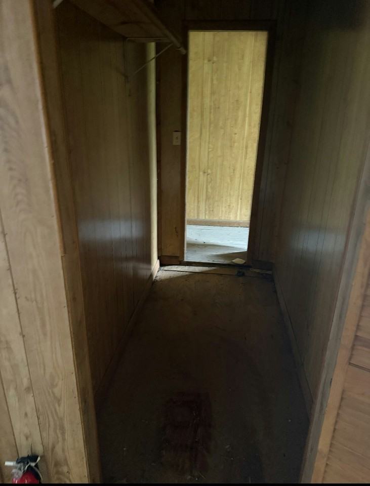 1621 Dawson Avenue West - Photo 3 of 10