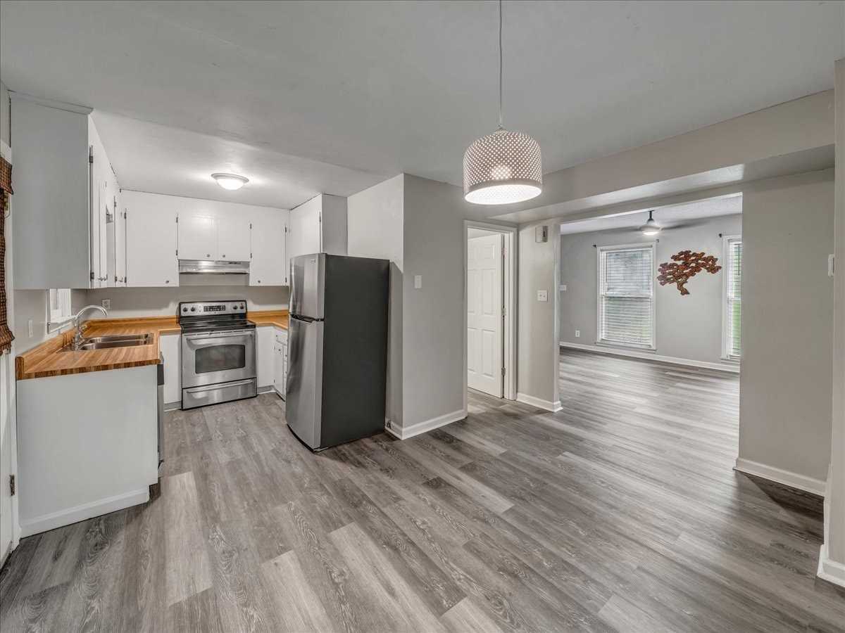 5200 Forsyth Road - Photo 6 of 17