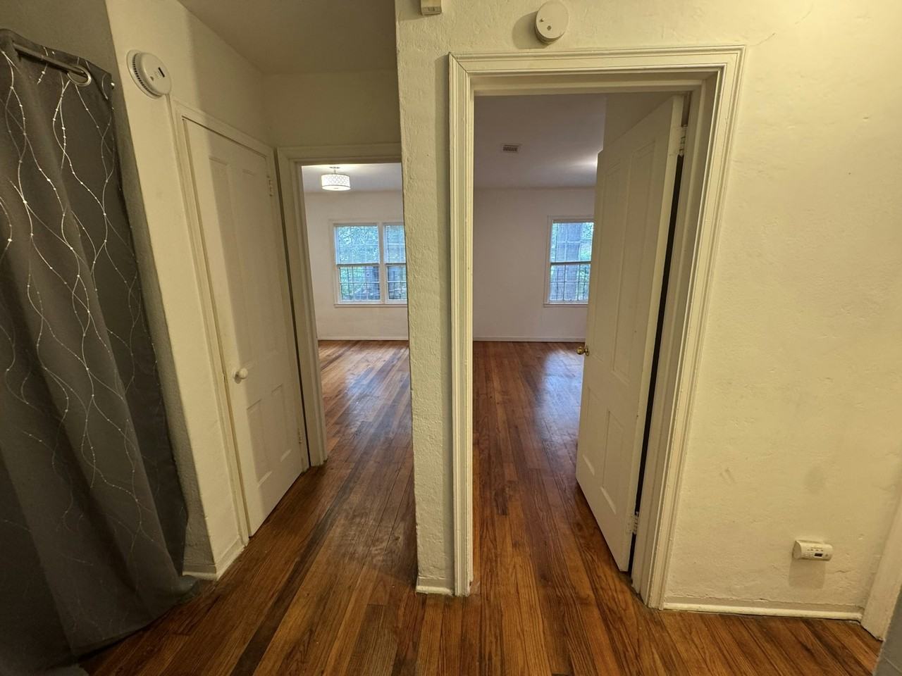 1128 East 53rd Street - Photo 4 of 7