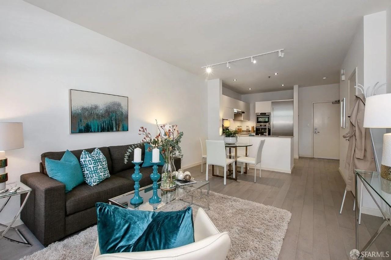 821 Folsom St, Unit 209 - Photo 3 of 38